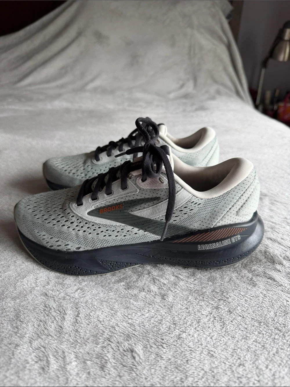 Brooks Adrenaline GTS Running Shoes. Sz 6.5 Wide. Gray. Good tread. Lightweight.